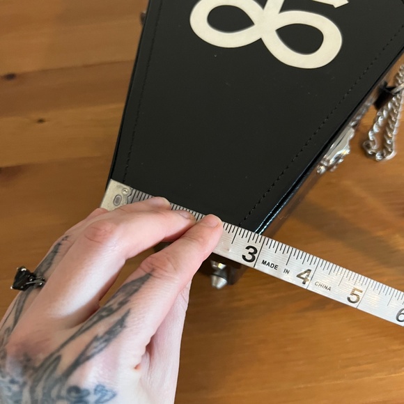 Killstar hardshell coffin bag - Picture 8 of 8